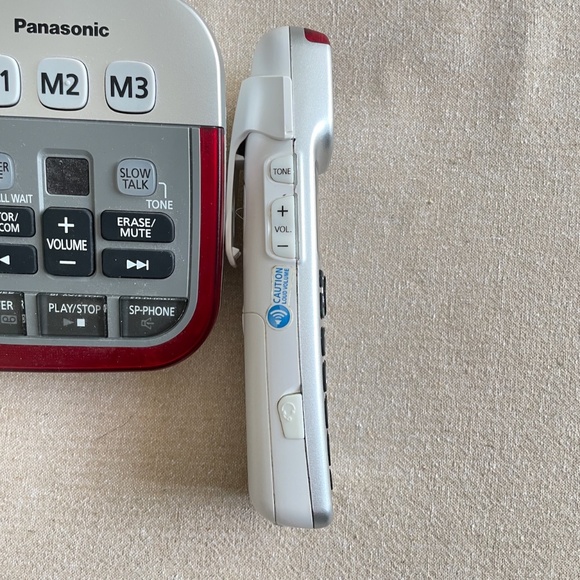 Panasonic KX-TGM450 Amplified Digital Cordless Telephone With Hearing Aid - Picture 3 of 4